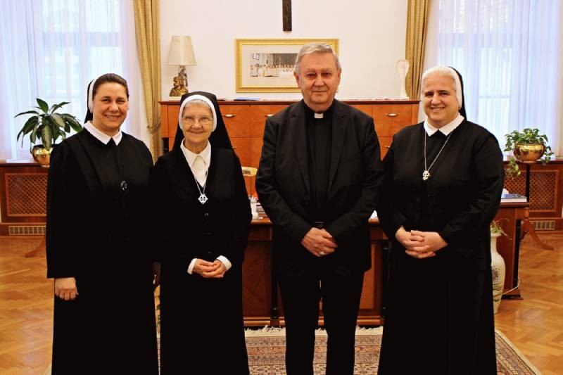 S. Maria Dulce Adams, vrhovna glavarica Družbe Kćeri Božje ljubavi, na primanju kod biskupa Mrzljaka S. Maria Dulce Adams, vrhovna glavarica Družbe Kćeri Božje ljubavi, na primanju kod biskupa Mrzljaka
