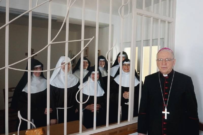 Izborni kapitul u požeškom samostanu sestara klarisa Izborni kapitul u požeškom samostanu sestara klarisa