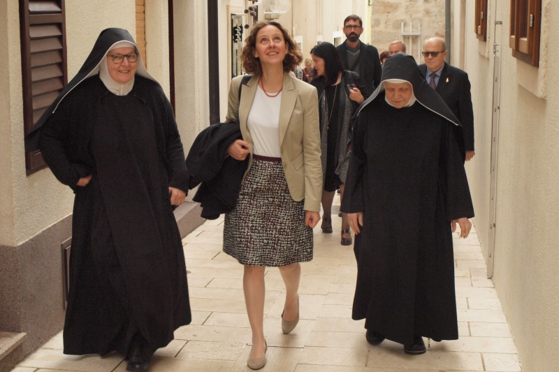 Otvorena stalna izložba crkvene umjetnosti benediktinskog samostana sv. Margarite u Pagu Otvorena stalna izložba crkvene umjetnosti benediktinskog samostana sv. Margarite u Pagu