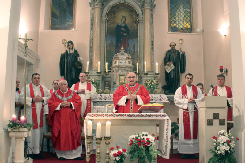Šibenski biskupi slavili s benediktinkama Šibenski biskupi slavili s benediktinkama