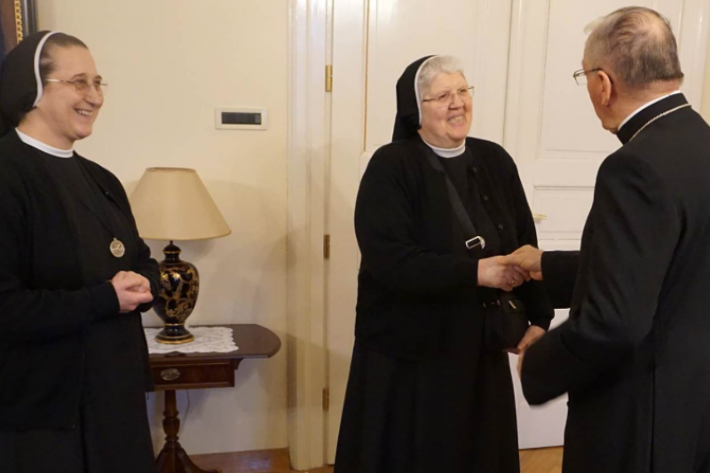 Biskup Škvorčević i s. Kustura razgovarali o djelovanju Služavki Malog Isusa Biskup Škvorčević i s. Kustura razgovarali o djelovanju Služavki Malog Isusa