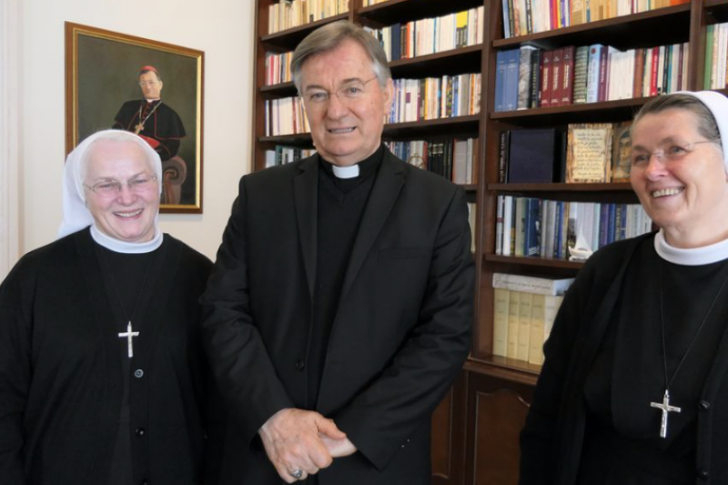 Nadbiskup Barišić primio vodstvo Družbe sestara milosrdnica Nadbiskup Barišić primio vodstvo Družbe sestara milosrdnica