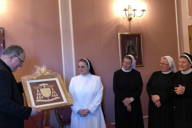 Redovnice čestitale Uskrs biskupu Rogiću Redovnice čestitale Uskrs biskupu Rogiću