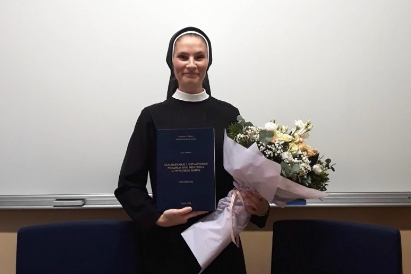 Sestra Krista Mijatović obranila doktorski rad Sestra Krista Mijatović obranila doktorski rad