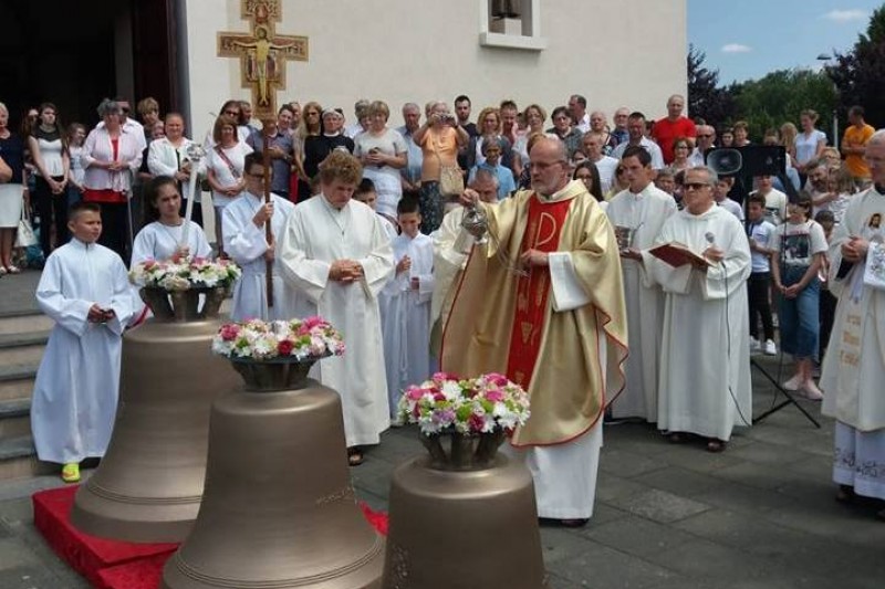 Jubilejska zvona za crkvu sv. Leopolda u Zagrebu Jubilejska zvona za crkvu sv. Leopolda u Zagrebu