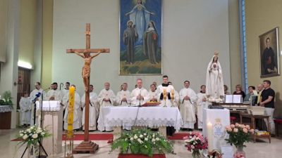 Nadbiskup kutlesa predvodio misu proslave svetkovine gospe fatimske u samostanu klarisa 1