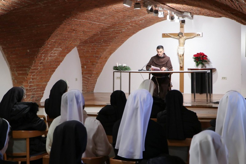 Održana adventska duhovna obnova redovnica u Požegi