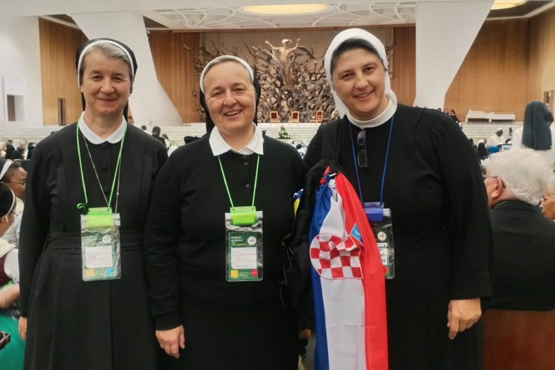 Isusove riječi “ištite”, “tražite” i “kucajte” bliske su osobama posvećenog života Isusove riječi “ištite”, “tražite” i “kucajte” bliske su osobama posvećenog života