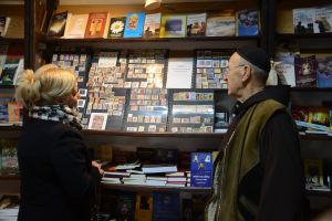 Slavonski Brod: Otvorena izložba poštanskih markica u franjevačkom samostanu
